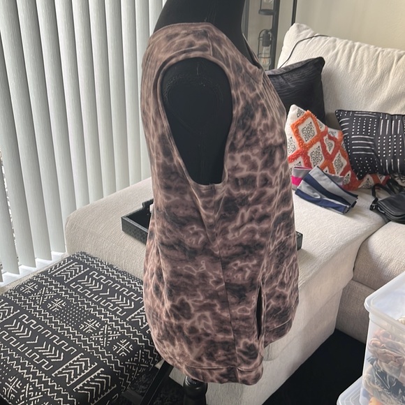 Perseption Concept | Abstract Print Tank Top - Picture 4 of 6